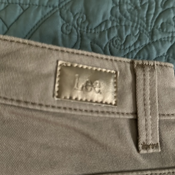 Lee Woman’s Straight Leg High Rise Relaxed Fit size 6 Long New with tags - Picture 5 of 7